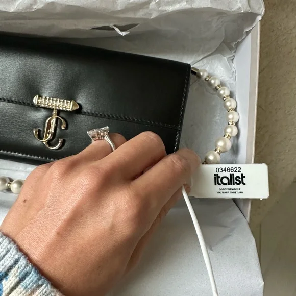 Avenue Wallet with Chain - Picture 5 of 11